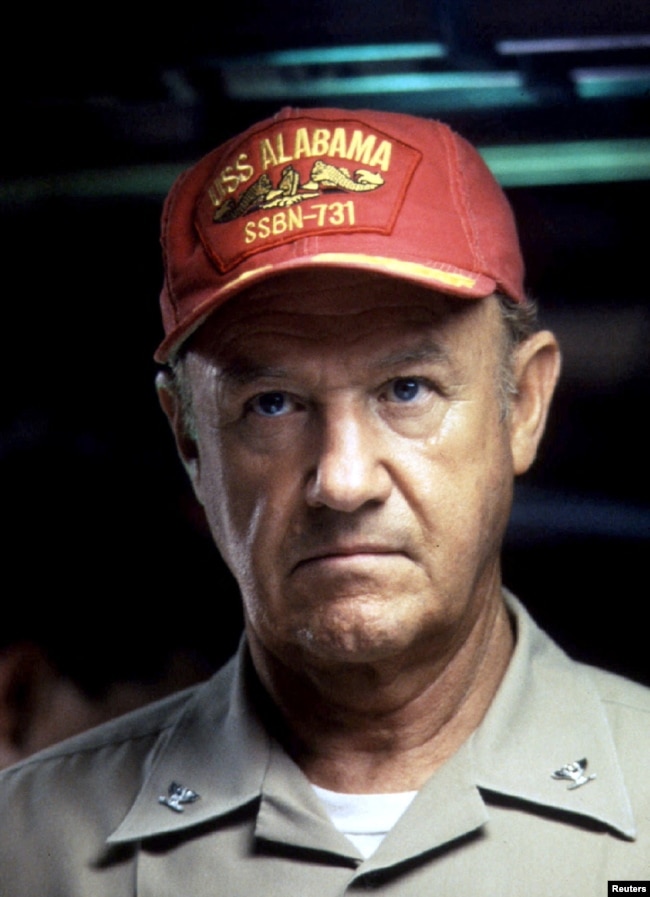 هکمن در فیلم «جزر و مد سرخ» (۱۹۹۵)