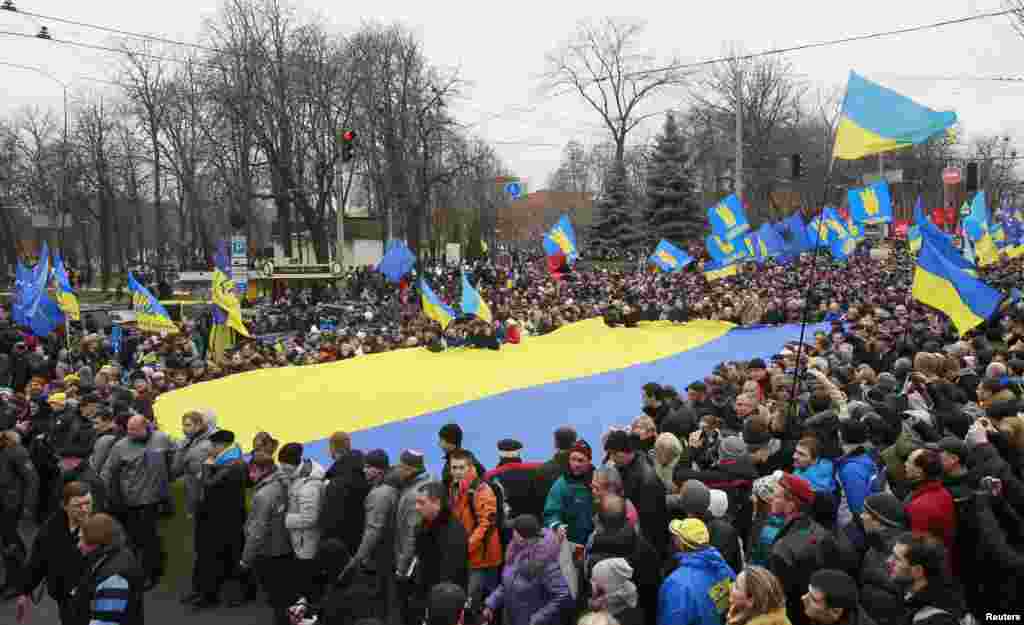 La manifestaţia paşnică pro-europeană din Kiev