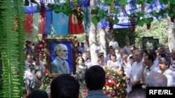 Azərbaycanın ikinci prezidenti Əbülfəz Elçibəy 2000-ci ilin avqust ayında vəfat edib