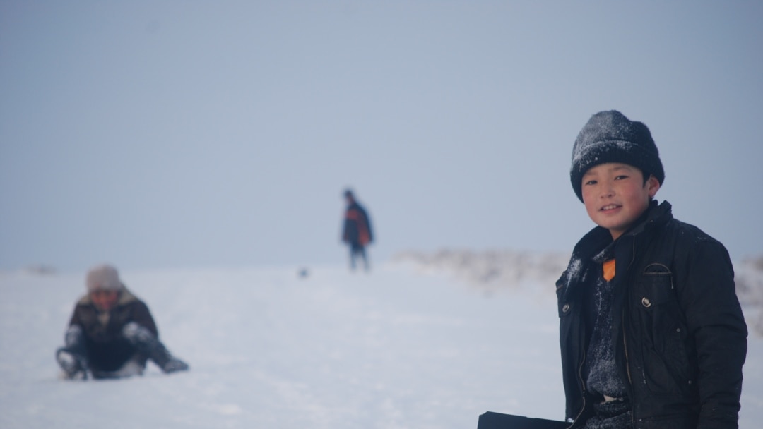 Қыздар порносының артқы көрінісі