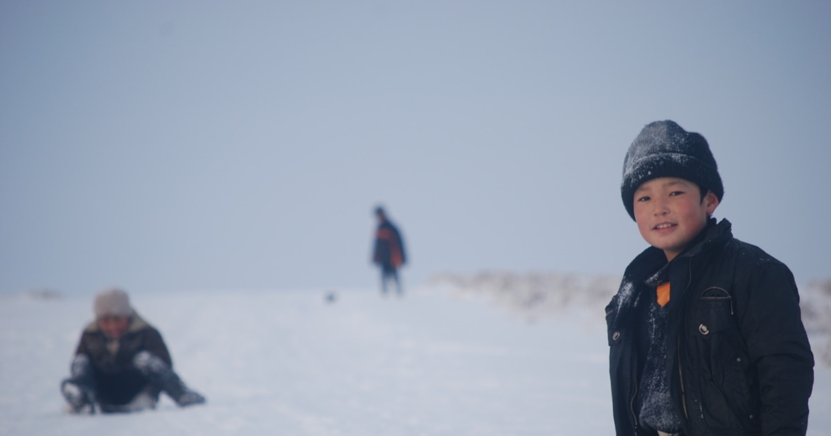 Жатақханадағы суретте шешіну