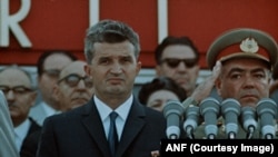 Nicolae Ceaușescu, dictatorul care i-a succedat lui Gheorghe Gheorghiu Dej, în timpul paradei militare de ziua națională, 23 august 1968.