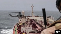 АКШнын Борбордук командачылыгы (CENTCOM) 2026-жылдын 25-июлунда жарыялаган сүрөт. Анда Иранга каршы деңиз блокадасы боюнча операциялар көрсөтүлгөн.