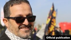 تقی دژاکام، از نویسندگان پیشین روزنامه کیهان و خبرگزاری فارس، سردبیر هفتهنامه «حرم» وابسته به آستان قدس رضوی است.