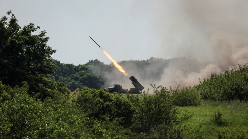 تشدید درگیری نظامی در نزدیکی آخرین شهر تحت کنترل اوکراین در  منطقه لوهانسک