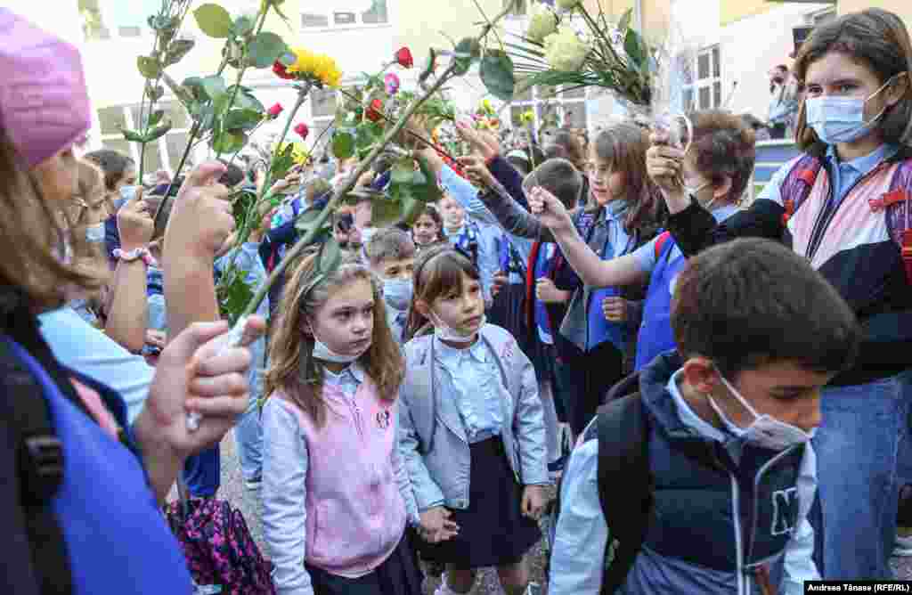 Preşedintele CNCAV, dr. Valeriu Gheorghiţă, a anunţat că noua campanie de vaccinare se va desfăşura pe o perioadă de două luni, între 13 septembrie şi 15 noiembrie.