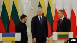 Уладзімір Зяленскі, Гітанас Наўседа і Караль Наўроцкі на прэсавай канфэрэнцыі ў Вільні (Літва), 25 студзеня 2026 году