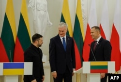 Президент України Володимир Зеленський, президент Литви Гітанас Науседа та президент Польщі Кароль Навроцький у Вільнюсі 25 січня 2026 року