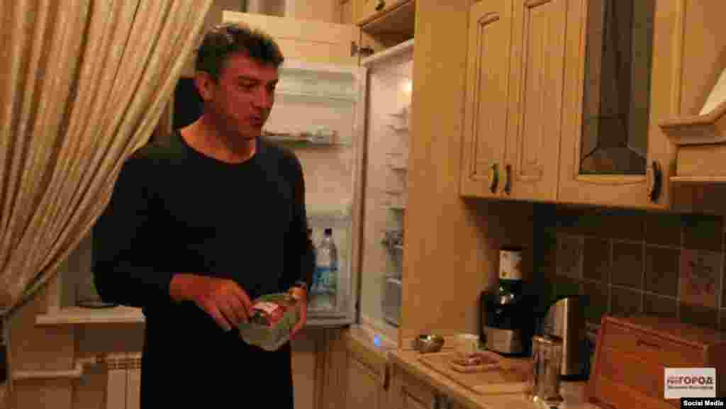 Nemtsov is seen in his apartment in Yaroslavl in 2013.