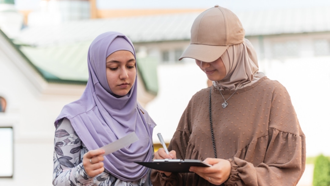 Емшектері тік тұрған жастардың порносы