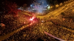 Protesta e thirrur nga studentët në Novi Sad në njëvjetorin e aksidentit vdejeprurës ku humbën jetën 16 persona. Novi Sad, tetor 2025.