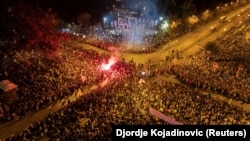 Protesta e thirrur nga studentët në Novi Sad në njëvjetorin e aksidentit vdejeprurës ku humbën jetën 16 persona. Novi Sad, tetor 2025.