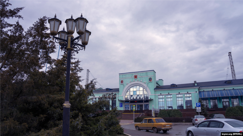 Главный объект на Крымской &ndash; отремонтированный задолго до 2014 года железнодорожный вокзал
