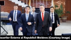 Miniștrii de externe Mihai Popșoi (stânga) și Gideon Moshe Sa'ar la Chișinău, pe 4 februarie 2025. 