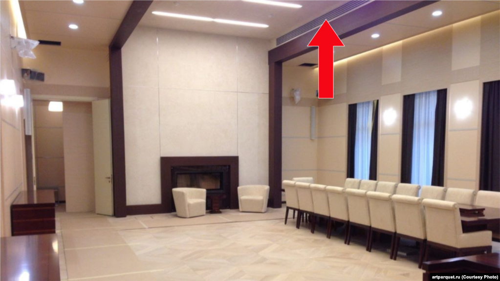 Ventilimi në zyrën origjinale në Novo-Ogaryovo. Ka pesë hapje.