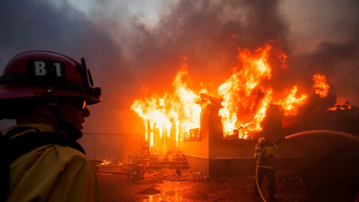 The number of victims of fires in Los Angeles has reached 11