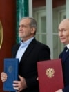 Очільник Росії Володимир Путін (праворуч) та президент Ірану Масуд Пезешкіан підписалии договір про партнерство у Кремлі. Москва, Росія. 17 січня 2025 року 