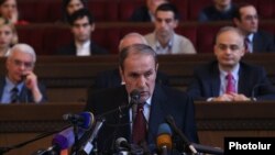 Armenia - Former President Levon Ter-Petrosian addresses a convention of his Armenian National Congress (HAK) in Yerevan, 17Dec2016.