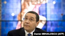 Victor Ponta este primul premier al României acuzat că și-a plagiat teza de doctorat. 