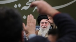 علی خامنه‌ای در دیدار با مداحان، ۲ دی ۱۴۰۳