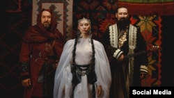 AY YOLA төркеме