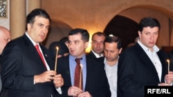 მ. სააკაშვილი, დ. ბაქრაძე და გ. უგულავა შენდობის დღეს