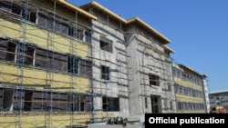 Строительство кыргызско-турецкой больницы в Бишкеке.