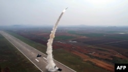 Lansiranje protivvazdušne rakete od strane Sjeverne Koreje iznad zapadnog Korejskog mora, 20. april 2024.