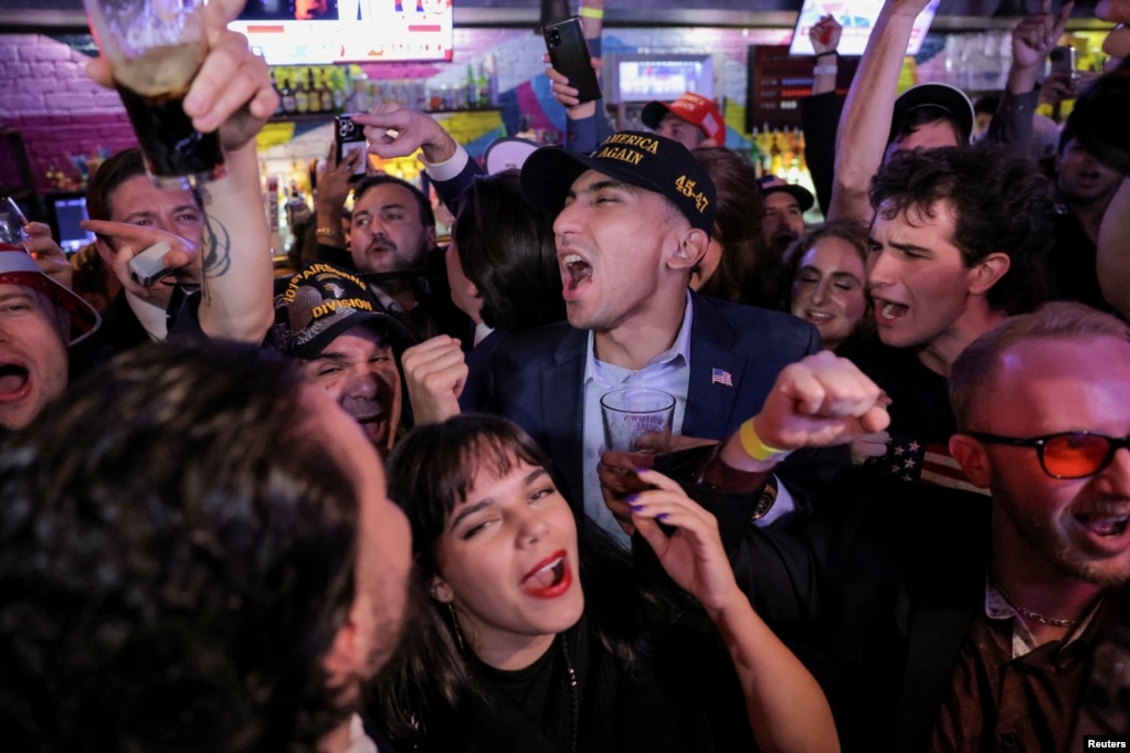 Festime për rezultatet e republikanëve pati edhe në klube të rinjsh...&nbsp;&nbsp;