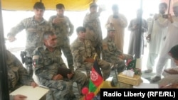 Pakistani and Afghan border authorities hold a meeting at the Chaman border crossing on August 31.