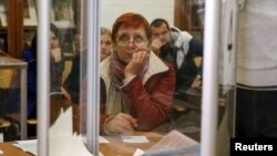 La o secție de votare din Kiev, 25 octombrie