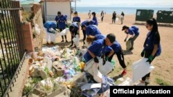 Ысык-Көлдө #EUBeachCleanUp акциясында жыйналган таштандылар.