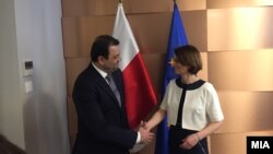 Вицепремиерот Кочо Анѓушев и полската министерка за претприемништво и технологии Јадвига Емилиевич.