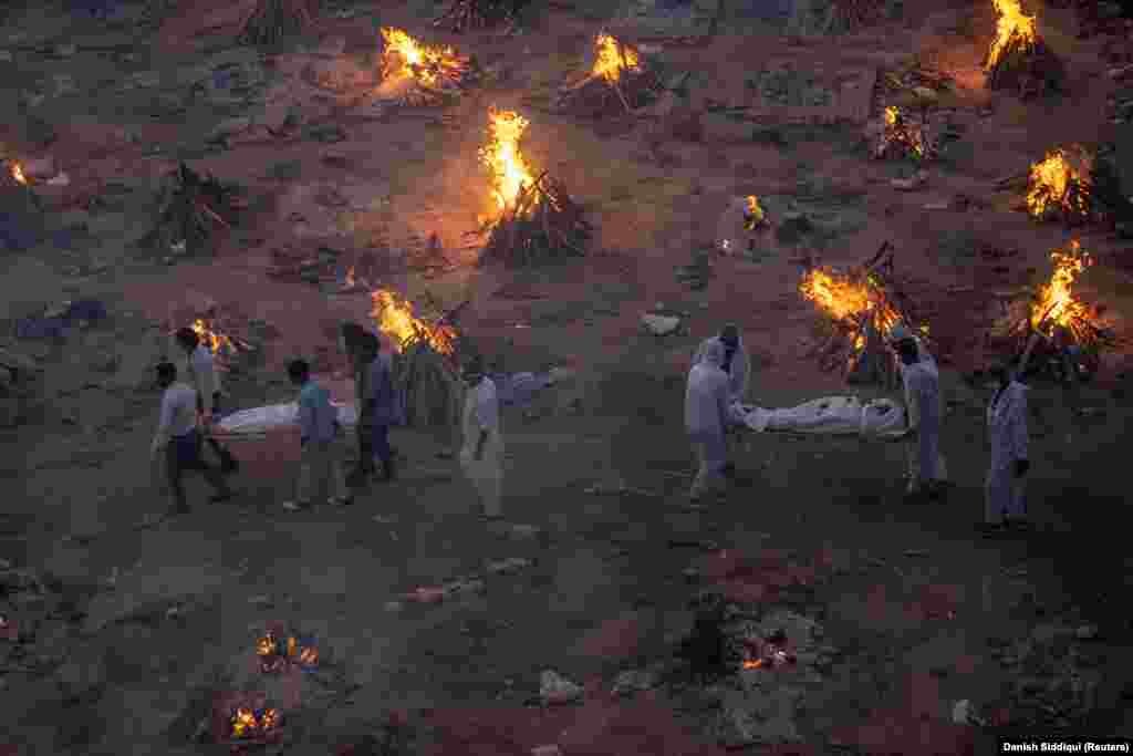 Indiában még mindig elkeserítő a koronavírus-helyzet az indiai vírusmutáns miatt.