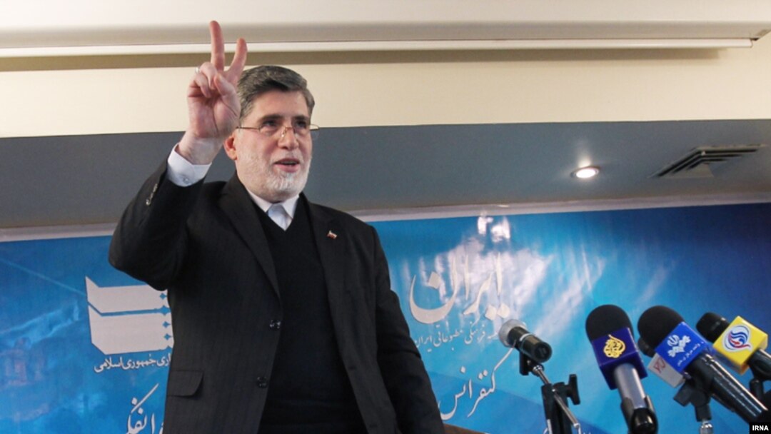 علی اکبر جوانفکر، مشاور مطبوعاتی محمود احمدی نژاد و مدير عامل ايرنا، در جریان نشست خبری روز دوشنبه.