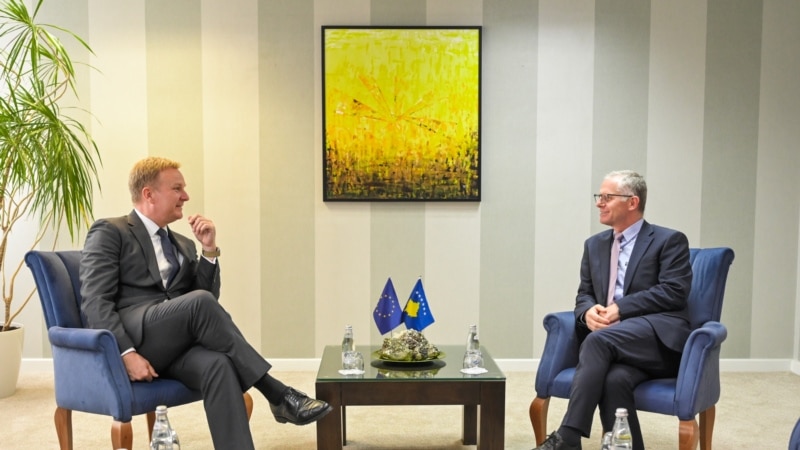 Bislimi i ankohet Sorensenit se Serbia s’po i pranon pagesat e Kosovës për shqiptarët në Luginë