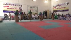 سوات: د ښوونځي نجونو ترمنځ د لوبو سیالۍ