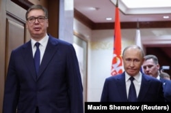 Legături periculoase. Președintele sârb Aleksandar Vucic cu omologul său rus Vladimir Putin la Beijing, pe 2 septembrie 2025.