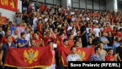 Navijači pozdravljaju reprezentaciju Srbije, 2. septembar 2012.