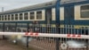 За попередніми даними, працівники ДПСУ проводили перевірку документів у пасажирів – у цей час на пероні один з них дістав вибуховий пристрій, після чого стався вибух