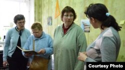 Великий Новгород. Благотворители из Финляндии и Швеции. Фото Светланы Жоховой