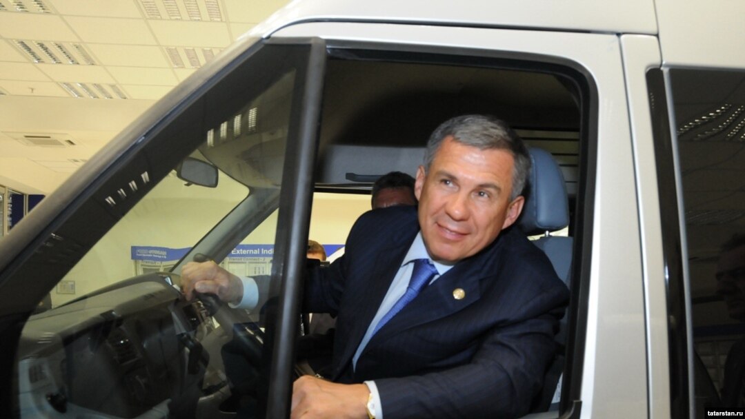 Рөстәм Миңнеханов Ford Transit машинасын сыный