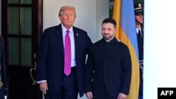 ფოტოზე: დონალდ ტრამპი (მარცხნივ) და ვოლოდიმირ ზელენსკი