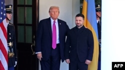 ولسمشر ډونالډ ټرمپ له خپل اوکراییني سیال ولودومیر زیلنیسکي سره