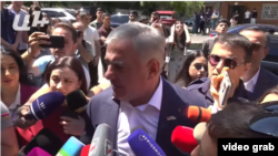 Самвел Карапетян добуш берүү маалында