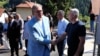 Predsednik Srbije Aleksandar Vučić obilazi sela u avgustu 2026, pre nego što su parlamentarni izbori raspisani.