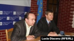 Cornel Ciurea (stg) şi Veaceslav Berbeca (IDIS Viitorul)