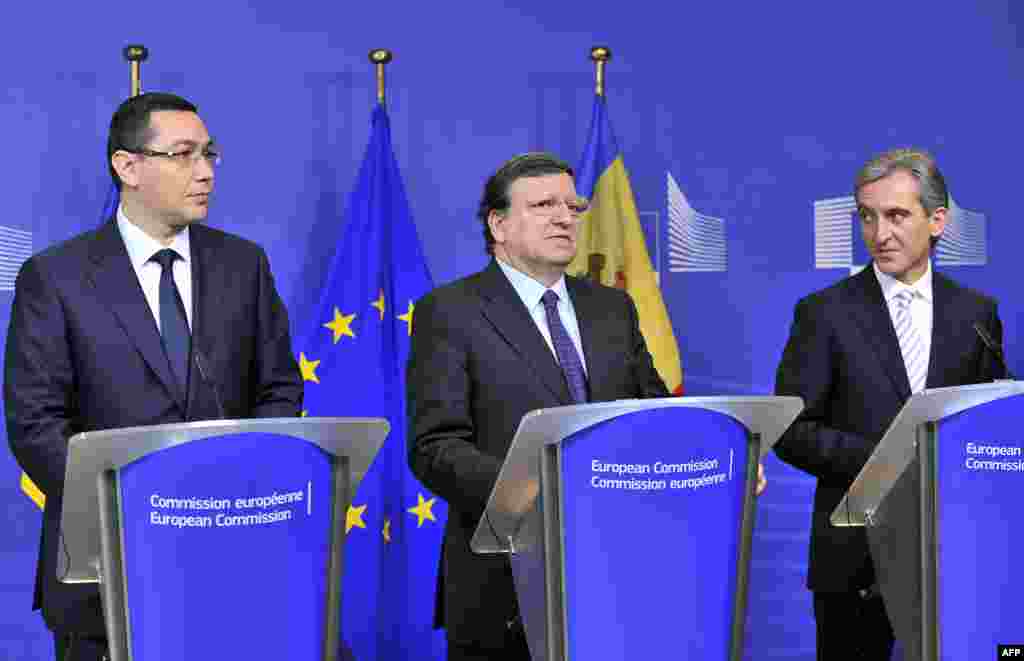 Premierul român Victor Ponta, Președintele Comisiei Europene, Jose Manuel Barroso și primul ministru Lurie Leanca la conferința de presă de la Bruxelles, anunțînd propunerea de liberalizare a vizelor pentru moldoveni.