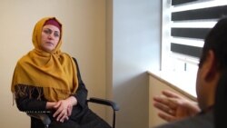 Медсестру в Таджикистане уволили с работы. Она говорит, что увольнением ей угрожали из-за сына видеоблогера