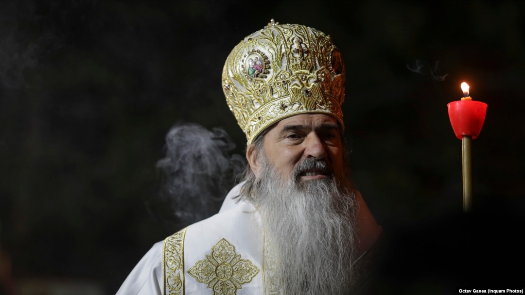Arhiepiscopul Teodosie este unul dintre prelații ortodocși care transmit mesaje conspiraționiste și a negat existența pandemiei de Covid.